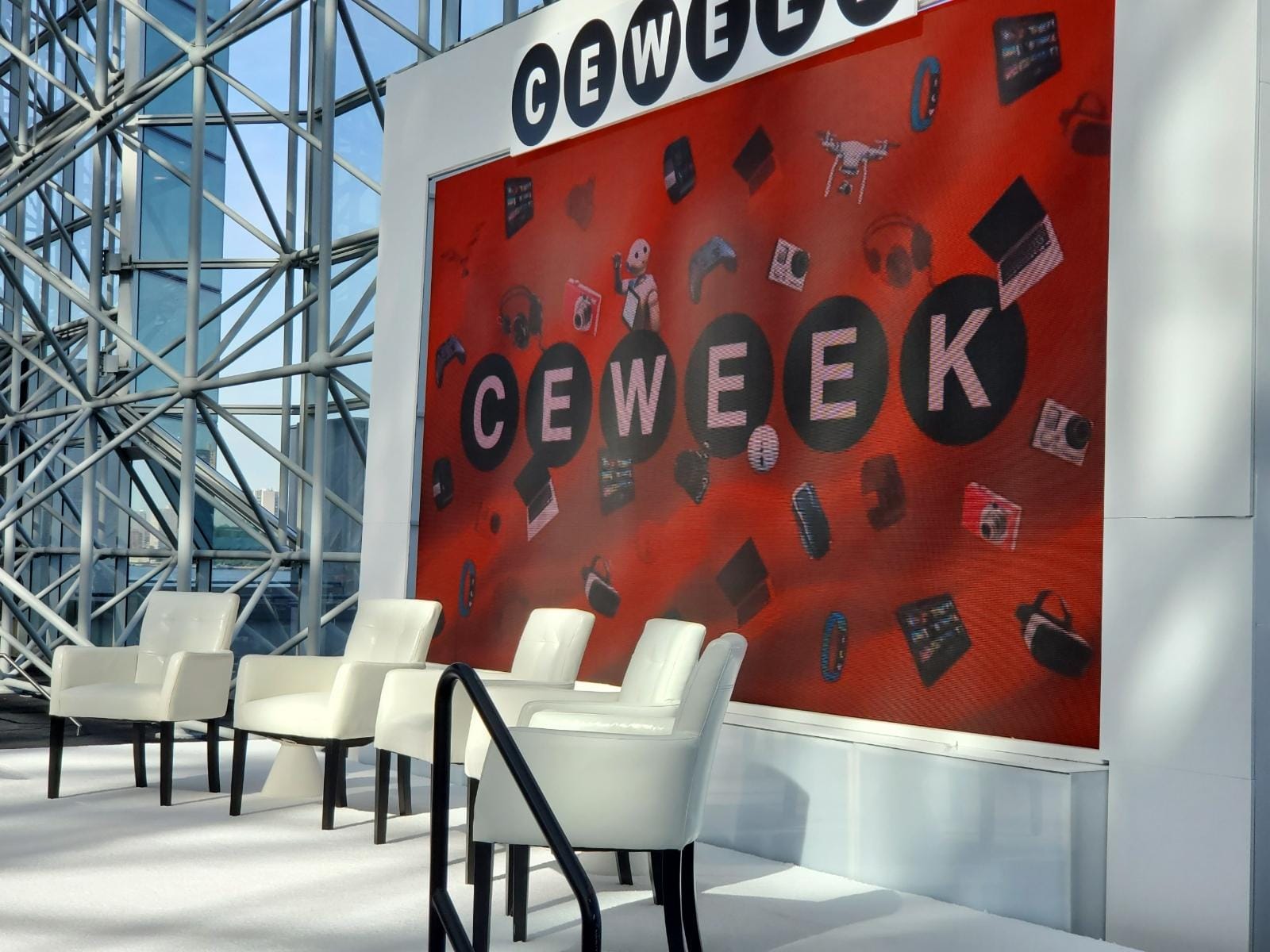 LED video wall rental with custom branded content